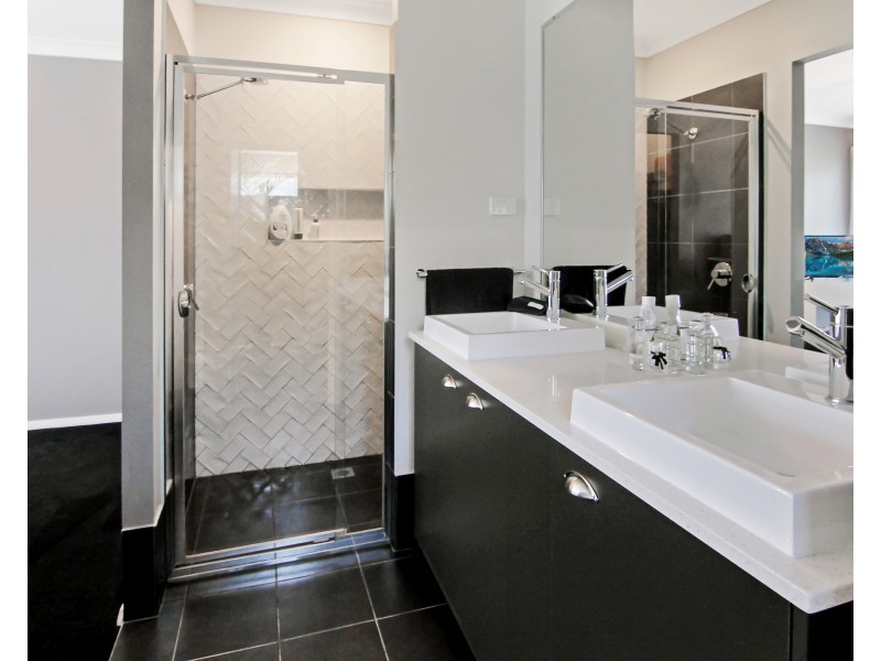 18 Apple Street, Fern Bay NSW 2295