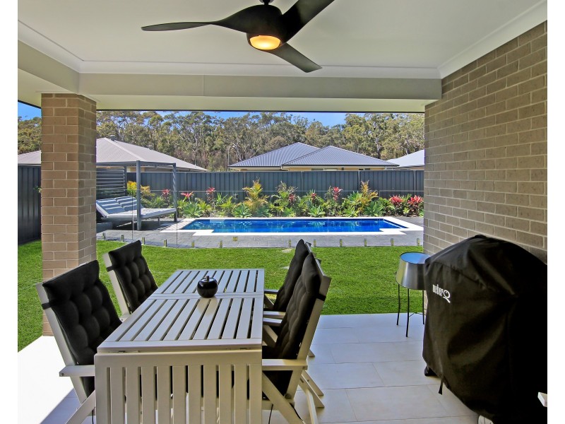 18 Apple Street, Fern Bay NSW 2295