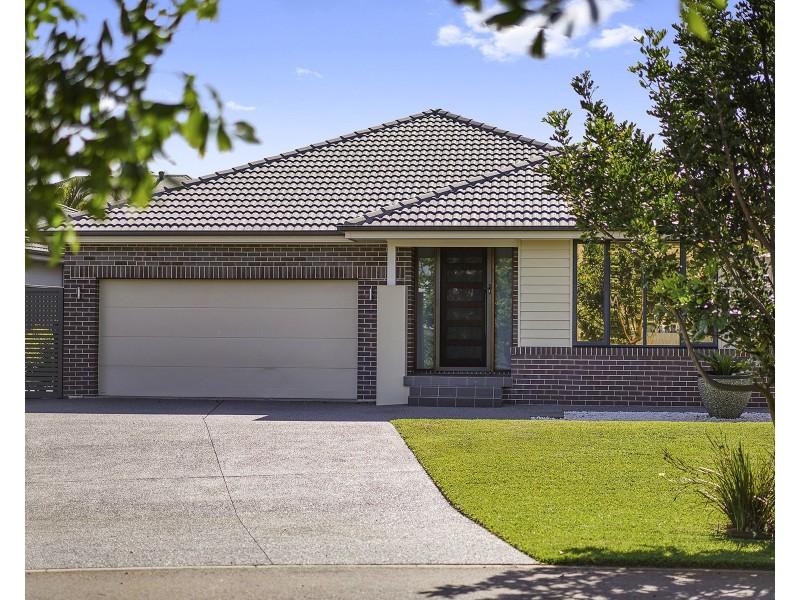 22 Oimara Street, Fern Bay NSW 2295