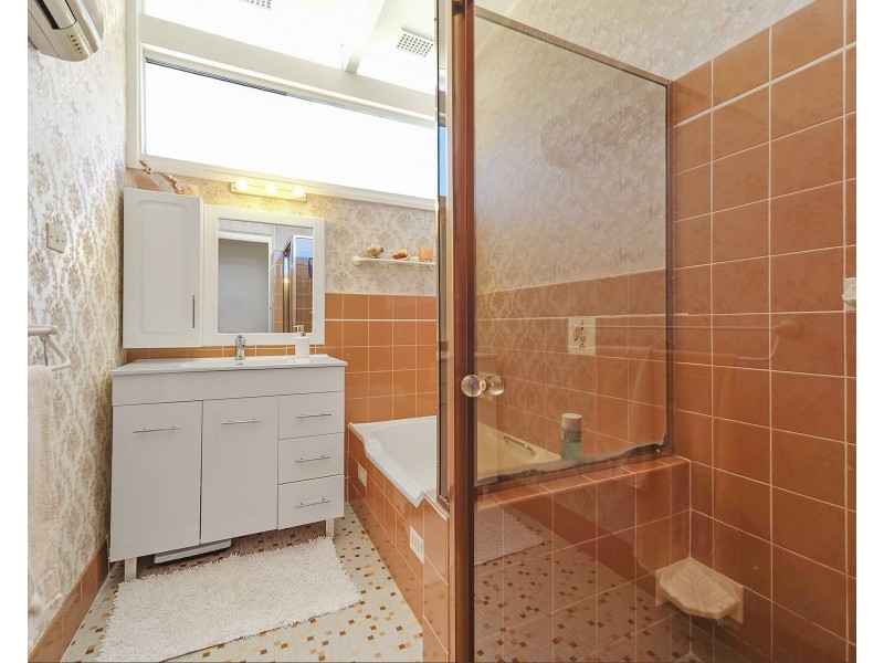 10 Neerim Avenue, Kotara South NSW 2289