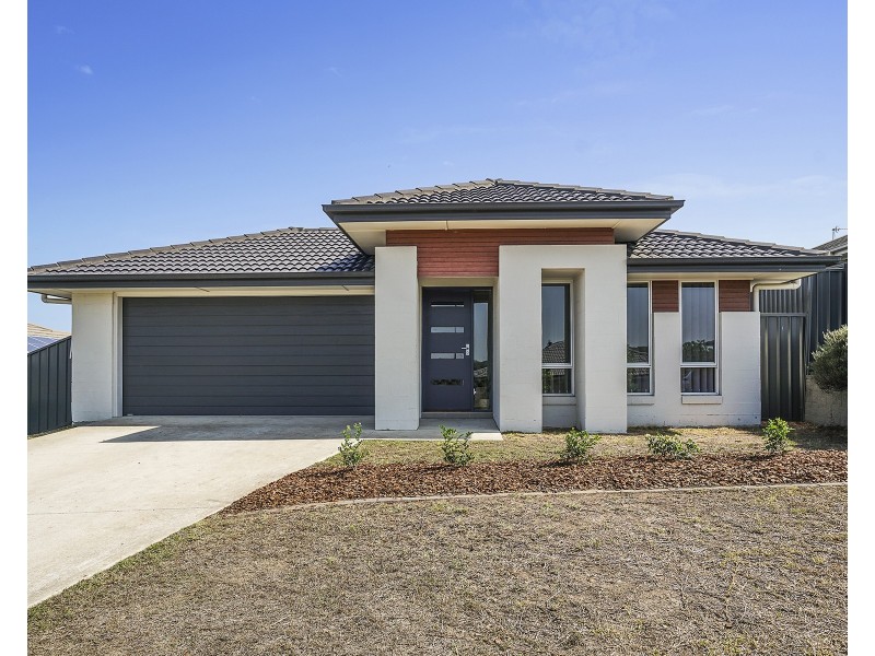 19 Tenyo Street, Cameron Park NSW 2285