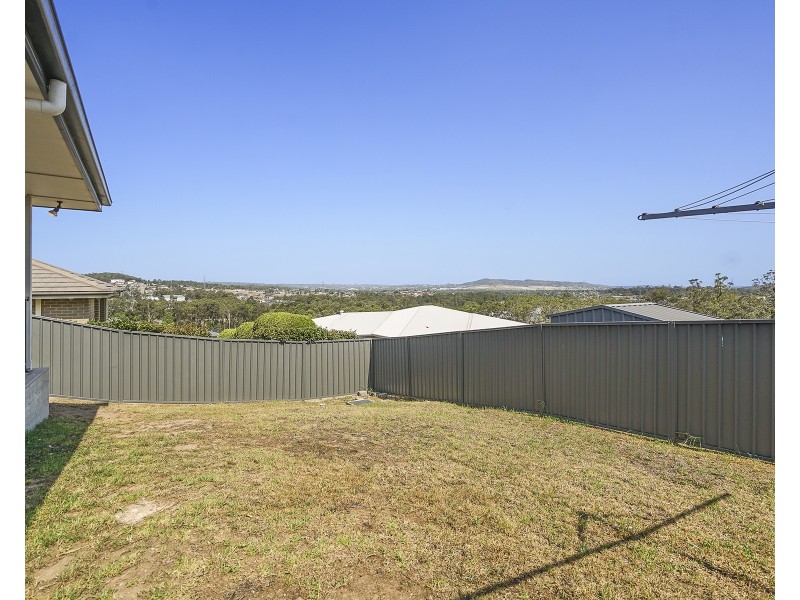 19 Tenyo Street, Cameron Park NSW 2285