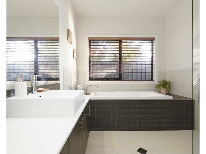 4 Munmora Avenue, Fern Bay NSW 2295