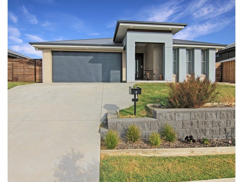 4 Tarragon Way, Chisholm NSW 2322