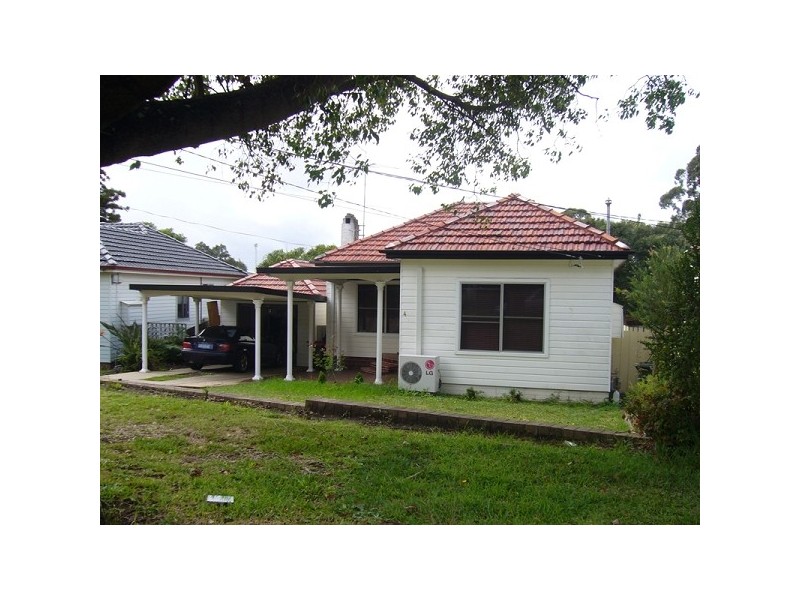 4 Georges Crescent, Roselands NSW 2196