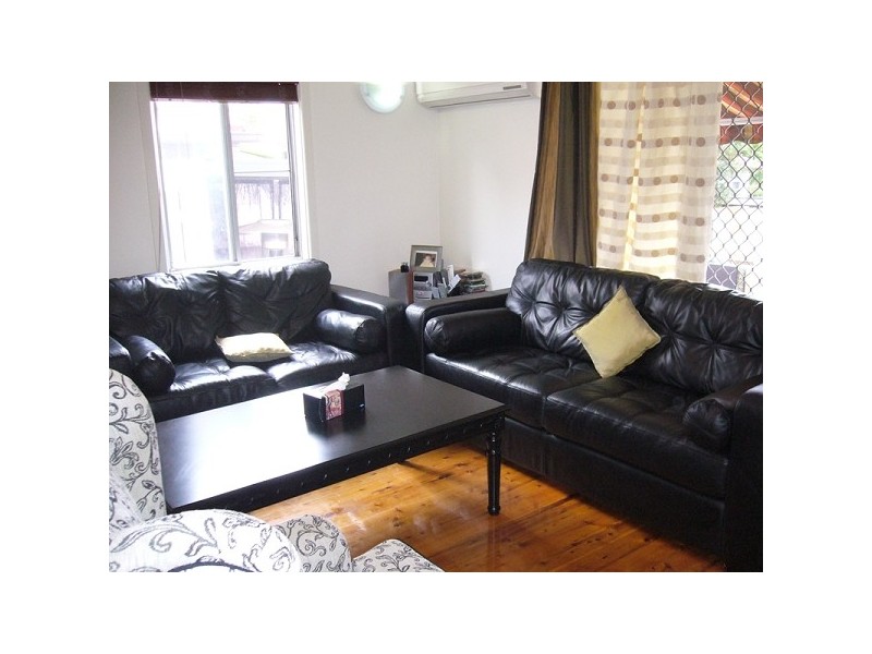 4 Georges Crescent, Roselands NSW 2196