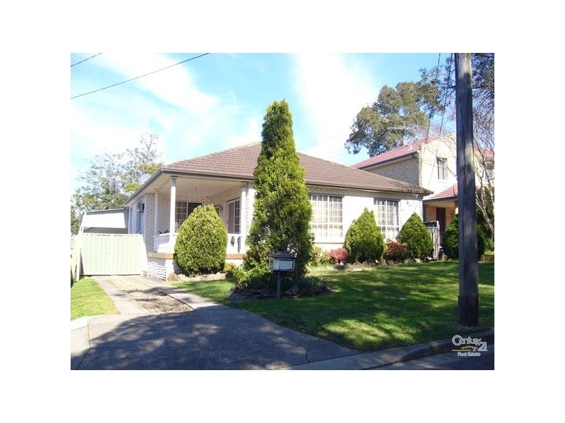 18 Rona St, Peakhurst NSW 2210