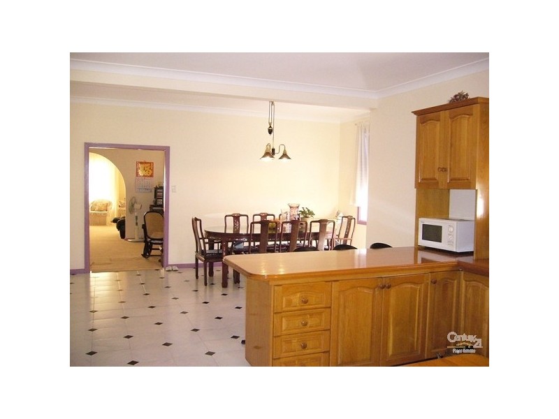 18 Rona St, Peakhurst NSW 2210