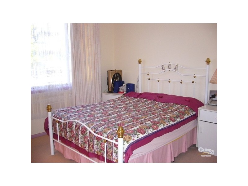 18 Rona St, Peakhurst NSW 2210