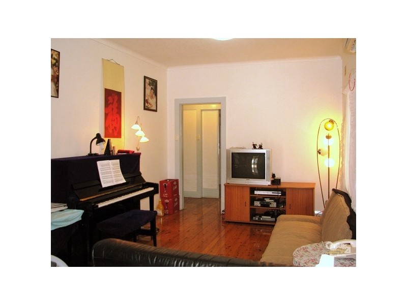 214 Carrington Ave, Hurstville NSW 2220