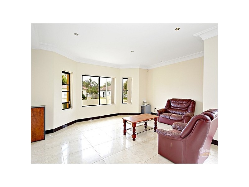 16 Shaw St, Beverly Hills NSW 2209