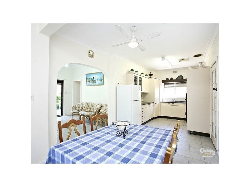 31 Park Rd, Carlton NSW 2218