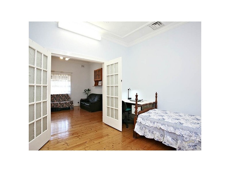 31 Park Rd, Carlton NSW 2218