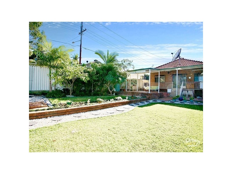31 Park Rd, Carlton NSW 2218