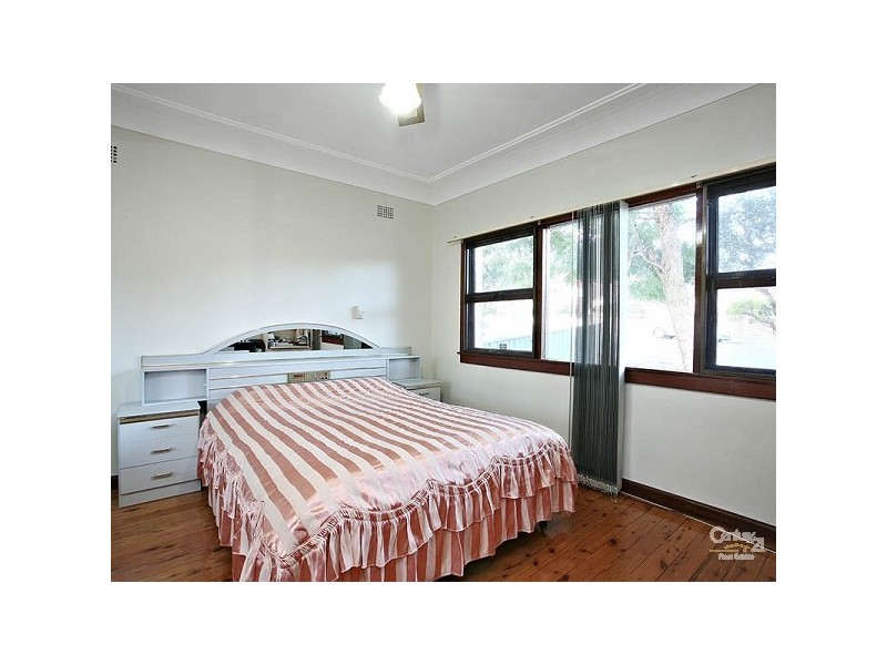 45 Greenacre Rd, South Hurstville NSW 2221