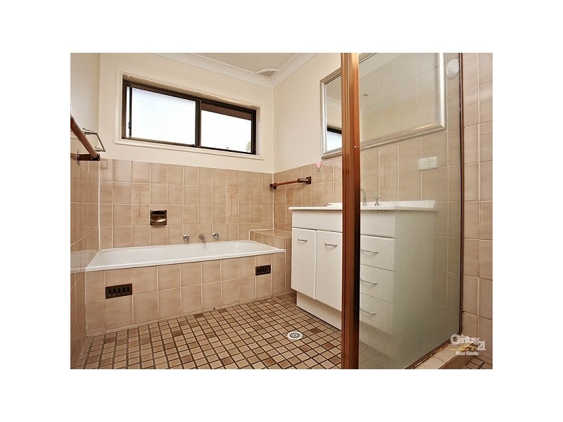 2/98 Woniora Rd, Hurstville NSW 2220