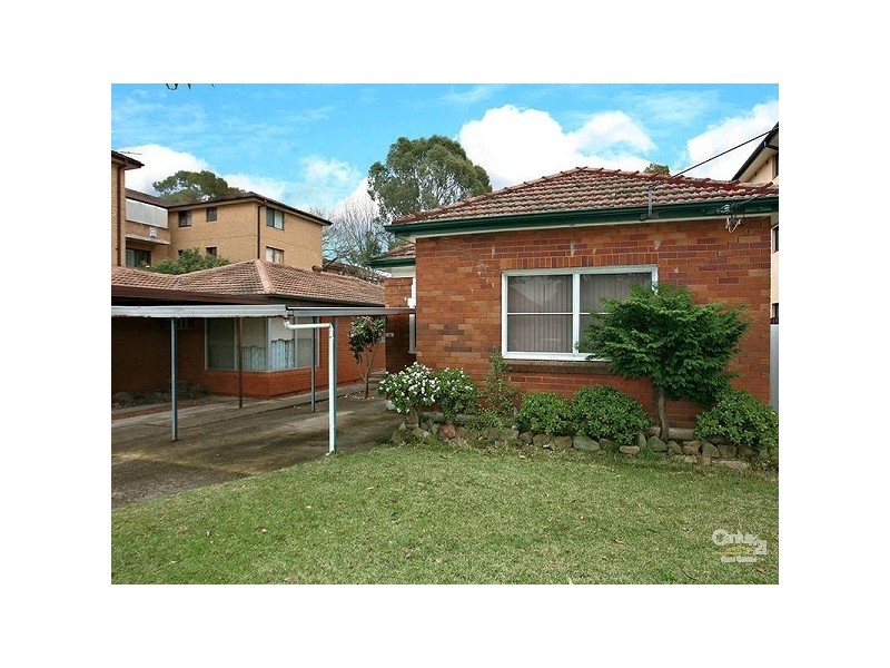 16 Macquarie Pl, Mortdale NSW 2223
