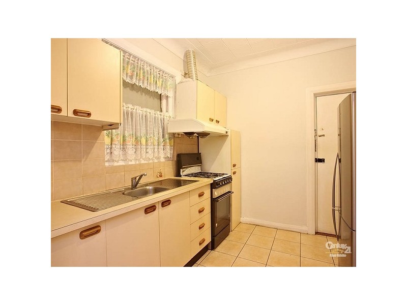 16 Macquarie Pl, Mortdale NSW 2223