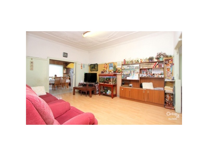 127 Morts Rd, Mortdale NSW 2223