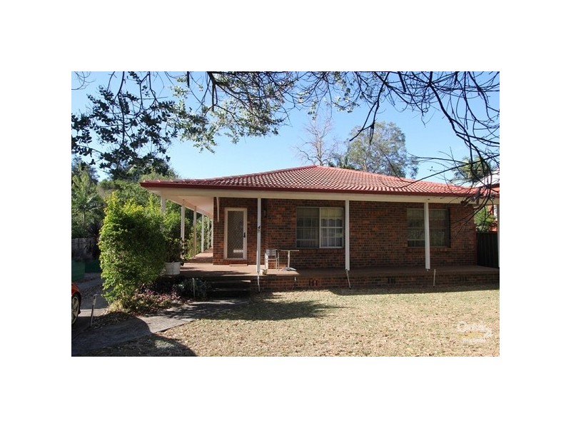 4 Clarendon Road, Peakhurst NSW 2210