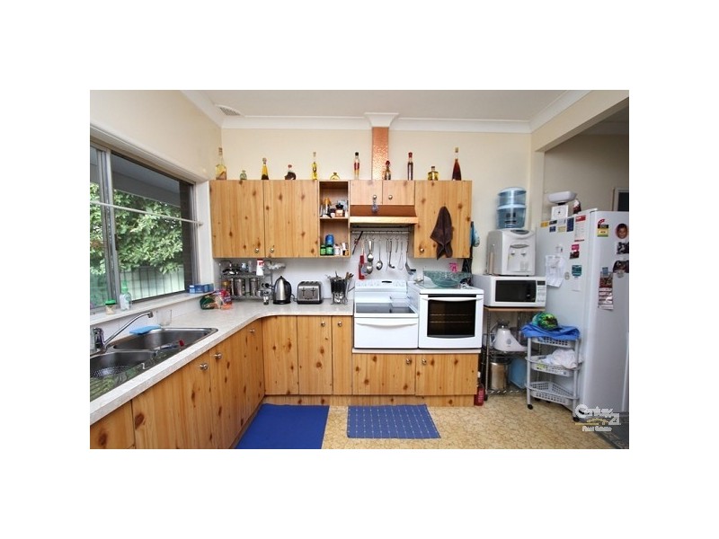 4 Clarendon Road, Peakhurst NSW 2210