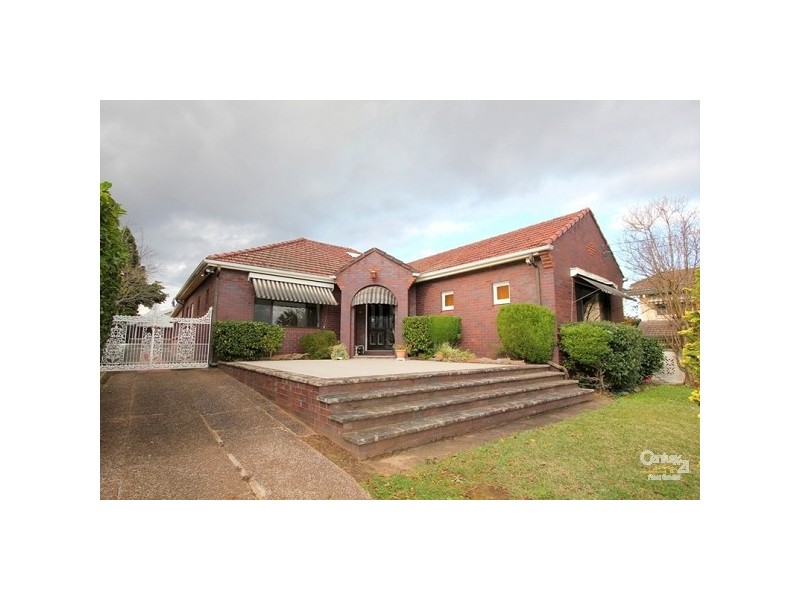 8a Neirbo Avenue, Hurstville NSW 2220