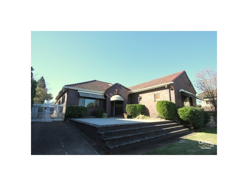 8a Neirbo Avenue, Hurstville NSW 2220