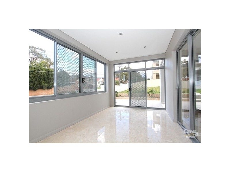 141 LAYCOCK RD, Hurstville Grove NSW 2220