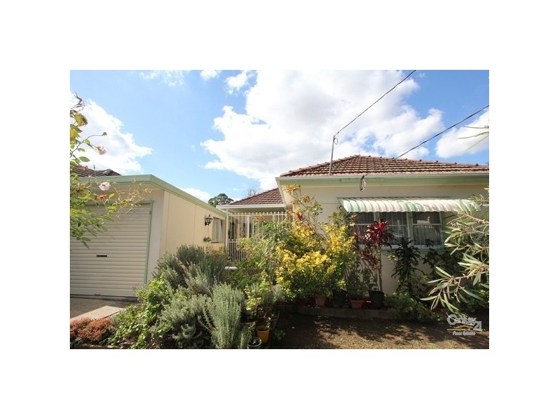 8 Smiths Avenue, Hurstville NSW 2220