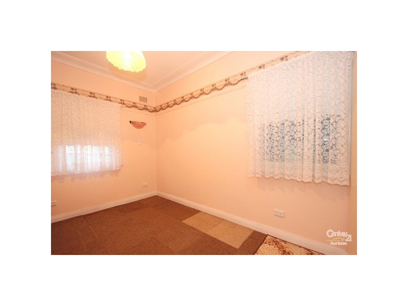 8 Smiths Avenue, Hurstville NSW 2220