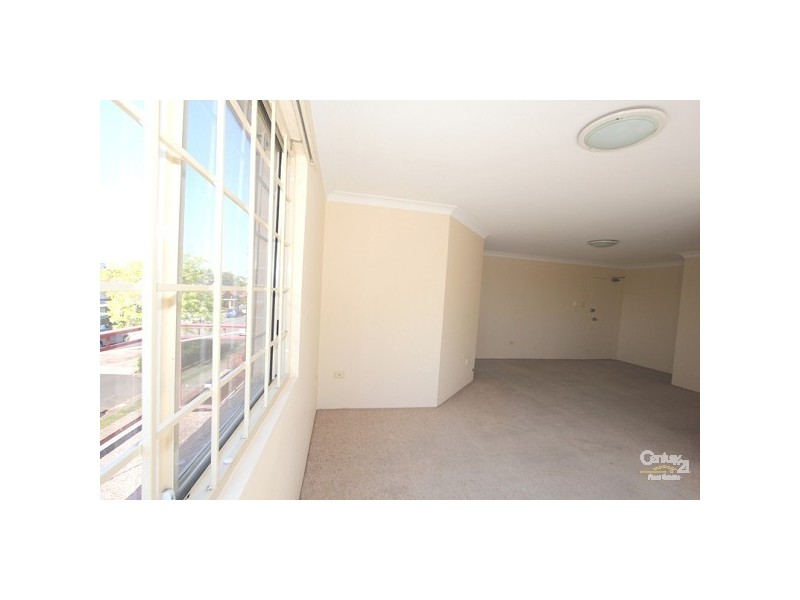 4/67 Queens Road, Hurstville NSW 2220