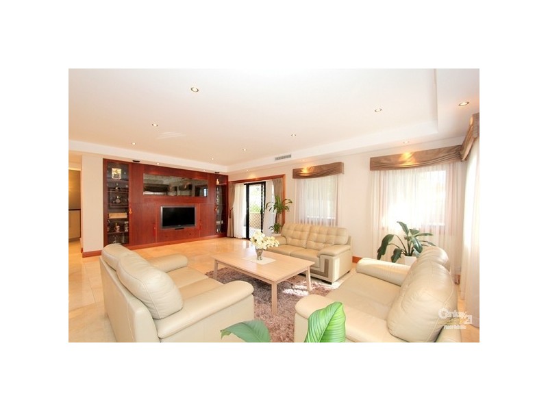 173 Carrington Ave, Hurstville NSW 2220