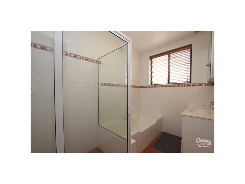 2/9-11 Jubilee Ave, Carlton NSW 2218