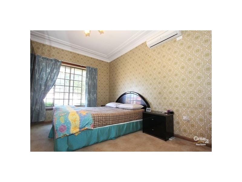 23 Leigh Avenue, Roselands NSW 2196