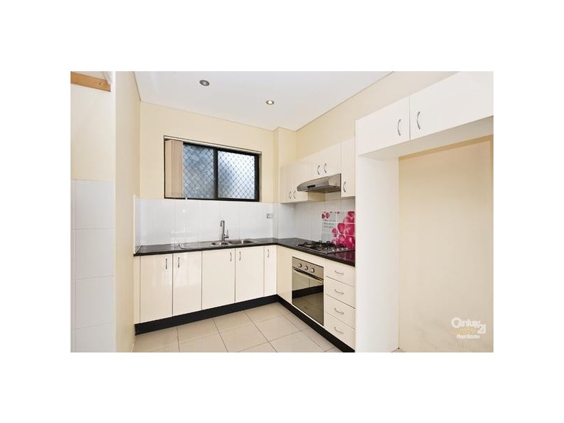 2/2 Willison Road, Carlton NSW 2218