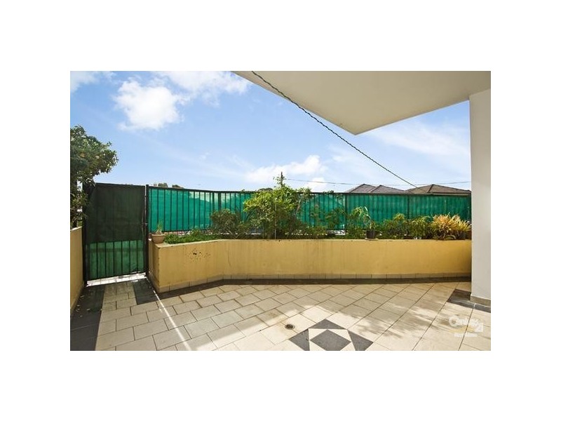 2/2 Willison Road, Carlton NSW 2218