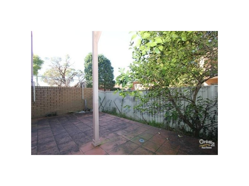 2/1-2 Rena Street, Hurstville NSW 2220