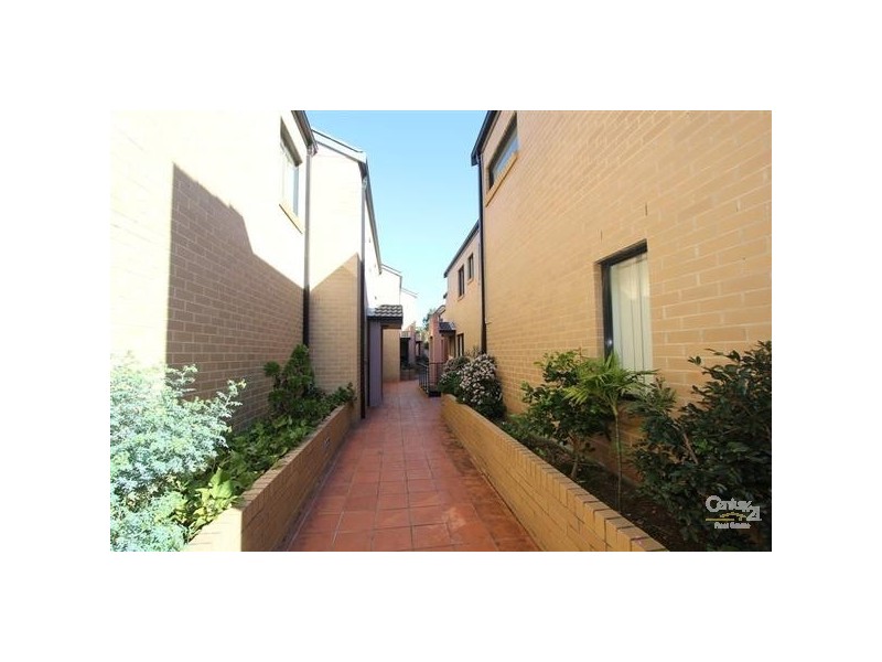 2/1-2 Rena Street, Hurstville NSW 2220