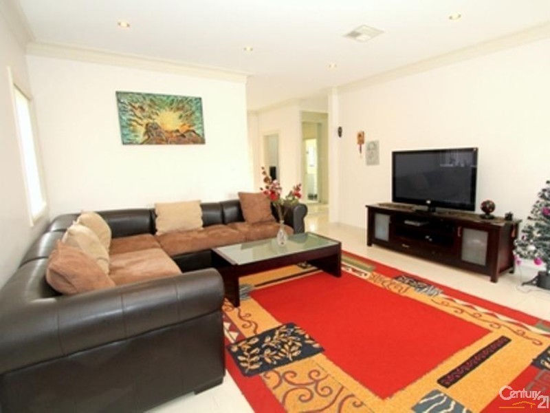 5  Kinsel Avenue, Kingsgrove NSW 2208