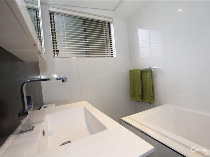 2/17 Woids Avenue, Hurstville NSW 2220