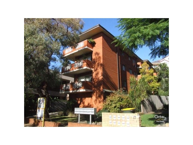 8/15 Gloucester St, Hurstville NSW 2220