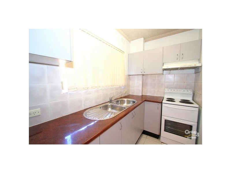 8/15 Gloucester St, Hurstville NSW 2220