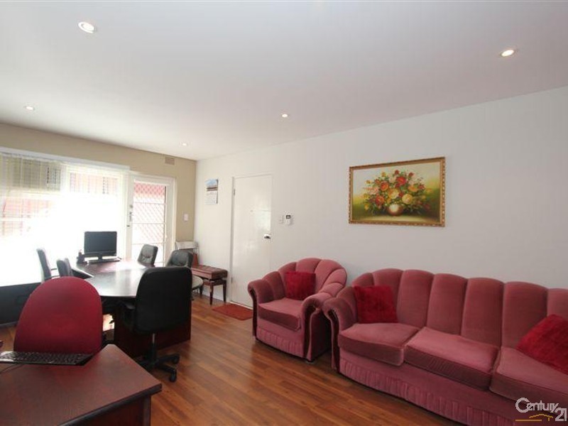 8/33 Carrington Avenue, Hurstville NSW 2220