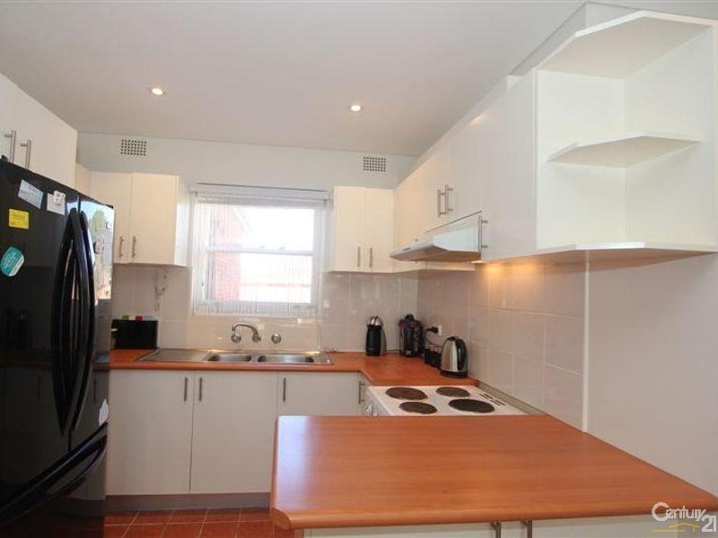 8/33 Carrington Avenue, Hurstville NSW 2220