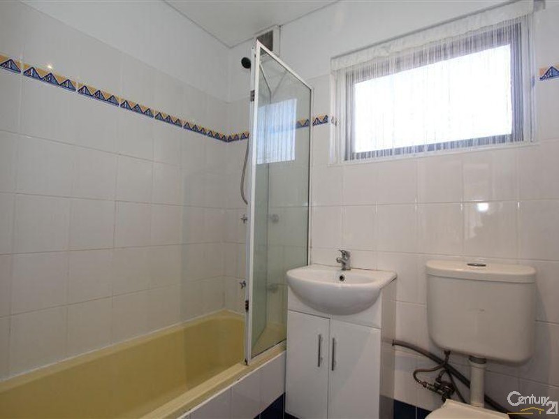 8/33 Carrington Avenue, Hurstville NSW 2220