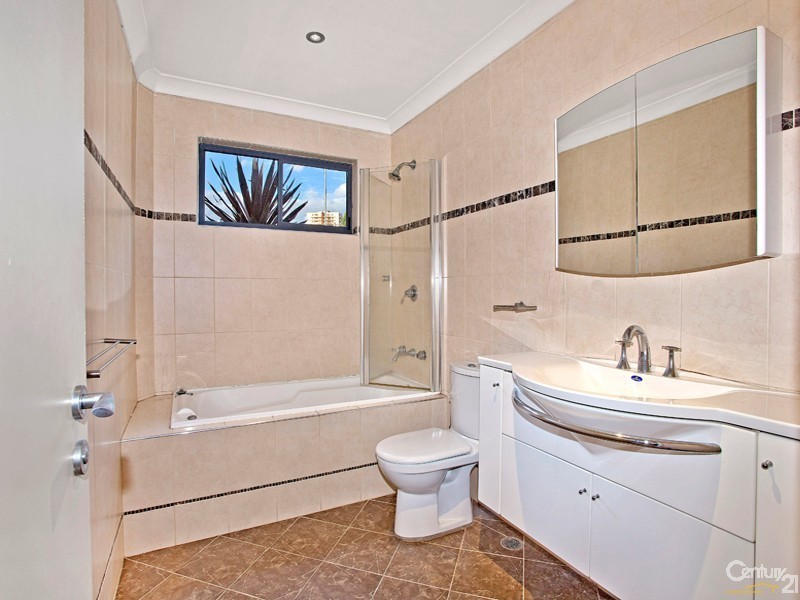 33 Hillcrest Ave, Hurstville NSW 2220