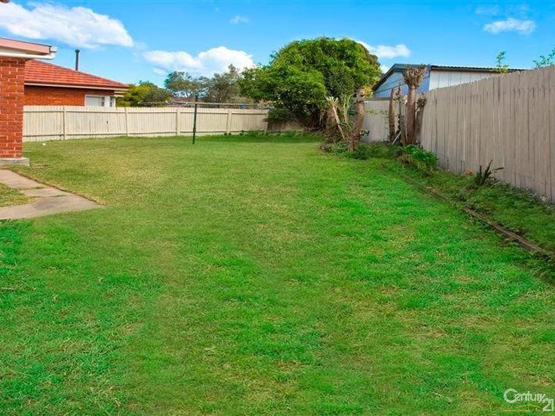 37 Mayfair Cr, Beverly Hills NSW 2209