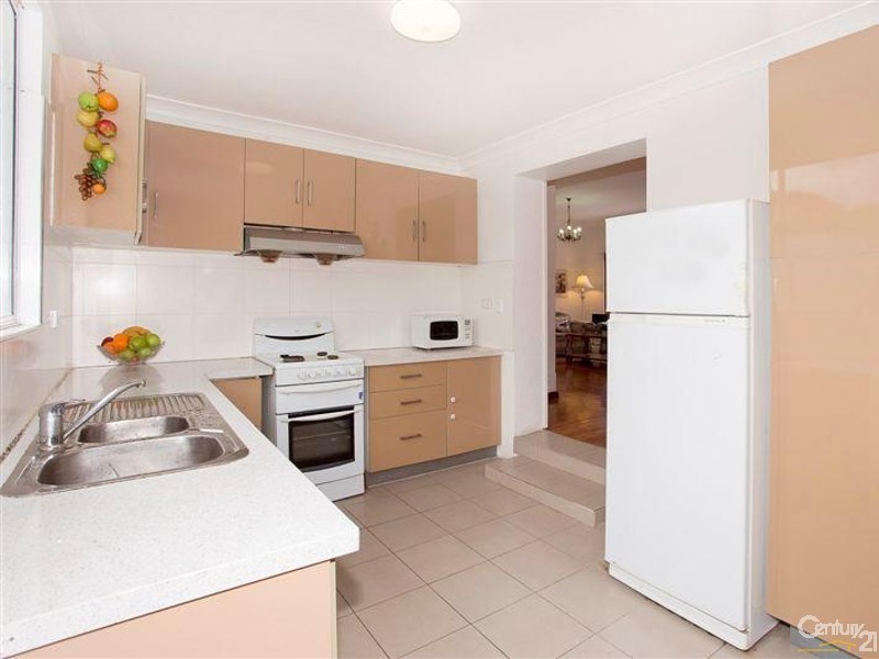 37 Mayfair Cr, Beverly Hills NSW 2209