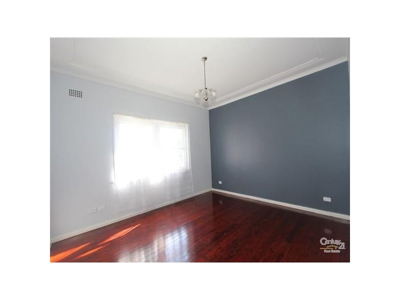 38 Barnards Avenue, Hurstville NSW 2220