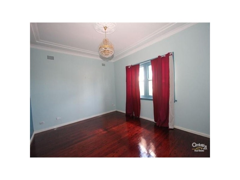 38 Barnards Avenue, Hurstville NSW 2220